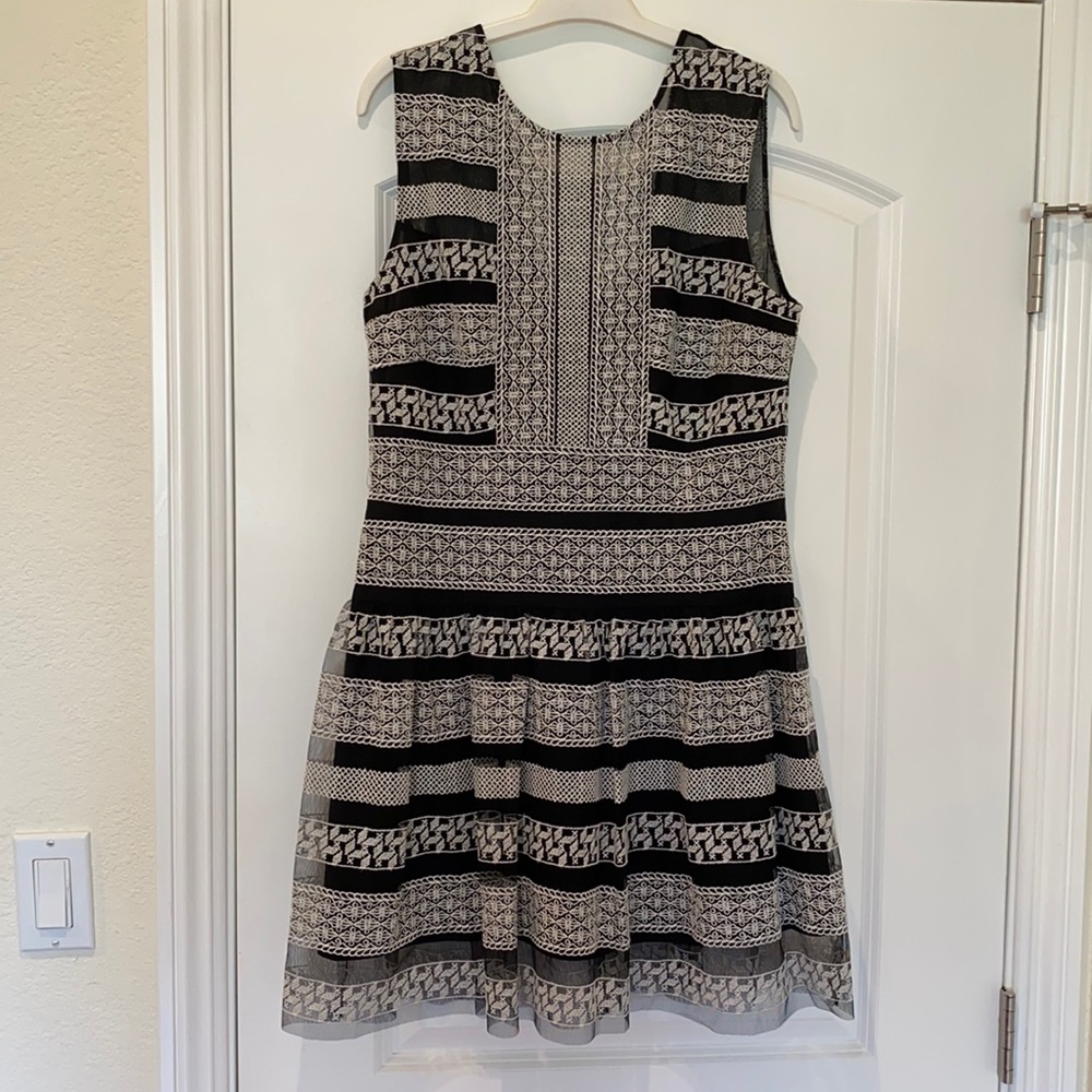bcbg maxazria lace dress size 12